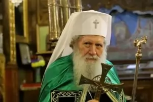Патриарх Неофит остава в болница