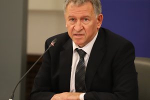 Здравният министър Стойчо Кацаров излезе с нова идея правителствена