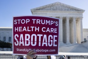 Върховният съд на САЩ отхвърли подкрепеното от Тръмп оспорване от