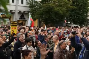 Протестът срещу Гешев отново стана масов