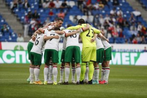 Шест минути не достигнаха на българския национален отбор по футбол