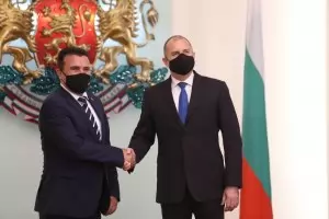 Заев остава с празни ръце след визитата в София
