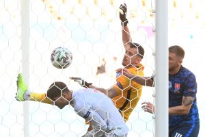 След първи два безлични мача Испания напомни за най славните си