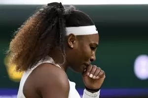 Серена Уилямс напусна "Уимбълдън" със сълзи на очи