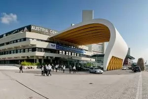 Как ваксинират във Виена - с  Ordnung und Disziplin*