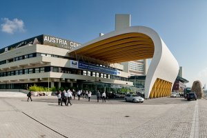 Събота сутрин Austria Center Vienna Най после е дошъл и моят
