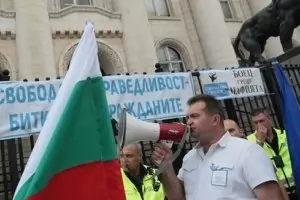 БОЕЦ: Блокираме Съдебната палата и няма да пускаме Гешев вътре 