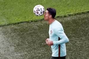 Суперзвездата Кристиано Роналдо направи със свой преднамерен жест лоша услуга