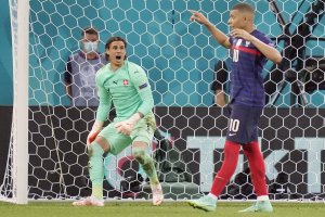 Изиграването на 1 8 финалите на Евро 2020 остави в играта само