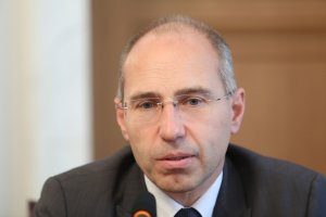 Този който е консултирал ЦИК за цената на машините за