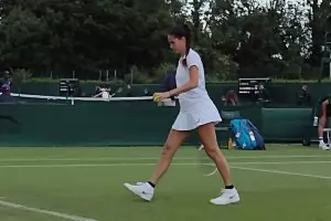 Шиникова направи обрат в квалификациите на "Уимбълдън"