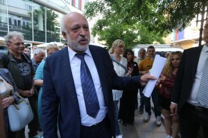 Въпреки че бе специално поканена и въпреки че към нея