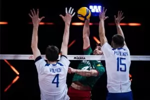 Шампионът Русия мина тежко през волейболните национали