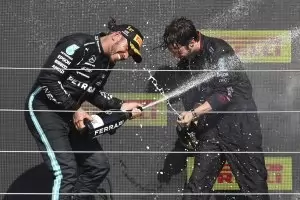 Вълна от расистки обиди заля Хамилтън след инцидента с Верстапен