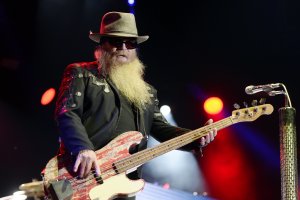 Блус рок групата ZZ Top обяви че снощи в съня