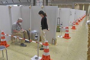 Повече от 300 000 PCR теста са направени досега на