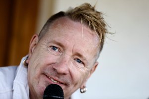 За няма и три години през 70 те Секс Пистълс  успяха да