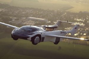 Словенската летяща кола AirCar 1 на Klein Vision извърши спокоен полет от