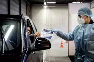 От есента в пъб в Англия ще се влиза с Covid-сертификат 