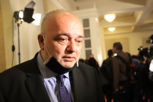 Като проблем който може потенциално да препъне бъдещото правителство се