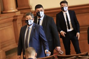 С протяжно дълги и съвсем ненужни политически отклонения премина дебатът