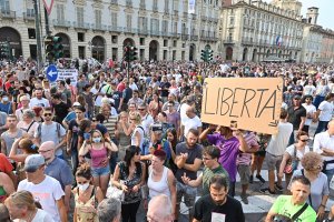 Докато България остава бяло петно на ваксинационната карта на Европа