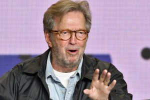 Ерик Клептън остава твърд в своите вярвания относно ваксините срещу COVID 19 наскоро