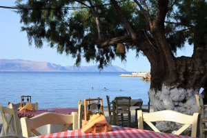С напредването на туристическия сезон Гърция затяга противоепидемичните мерки С