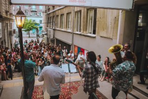 Разкази и кадри от миналото и настоящето на най малката улица в