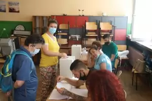 ГЕРБ и БСП заеха страната на ЦИК в казуса с машинните разписки