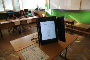 Днес 2 октомври България провежда предсрочни избори за Народно събрание