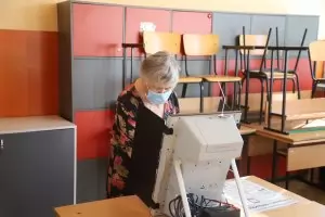 Под 1% от машинните секции са преминали на хартия