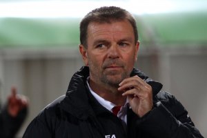 И треньорската смяна на Любослав Пенев със Стойчо Младенов не