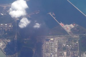 От компанията Ромпетрол оператор на румънската рафинерия Петромидия обявиха че