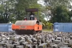 Властите в Малайзия конфискуваха над 1000 компютърни конфигурации за добив