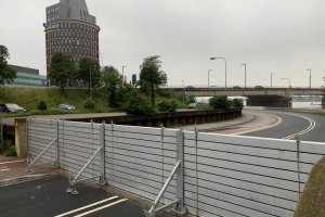 Хората са стреснати и се редят в магазините за да