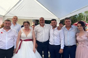 Председателят на ГЕРБ Бойко Борисов продължи и днес обиколките си из