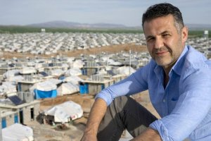 Халед Хосейни световноизвестният автор на бестселърите Ловецът на хвърчила и