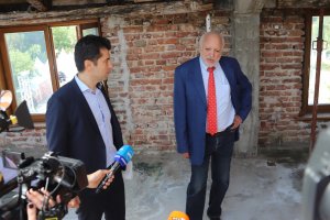 Служебните министри на културата и икономиката проф Велислав Минеков и Кирил