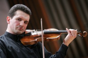 Учени твърдят че Антонио Страдивари и други известни лютиери са обработвали инструментите