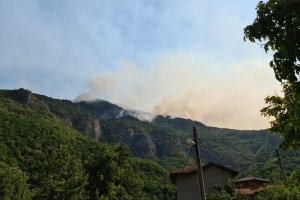 Родопското село Югово отчаяно се нуждае от доброволци срещу пожара