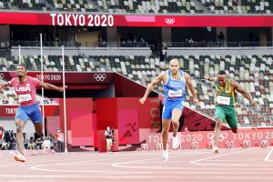 Италианският спринтьор Ламонт Марсел Джейкъбс спечели най зрелищната дисциплина в турнира