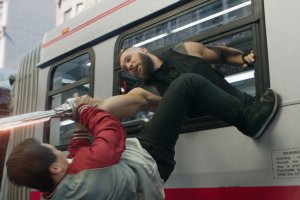 Нов мистериозен майстор на бойните изкуства навлиза с огнени кръгове