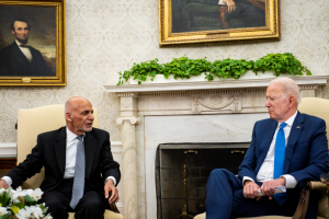 Президентът на Афганистан обвини бързото изтегляне на силите на НАТО за