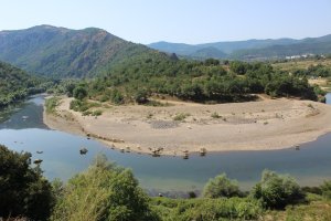 На 60 км южно от Хасково в Източните Родопи се намира Маджарово