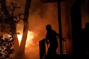 Пожарите в Гърция са почти овладени