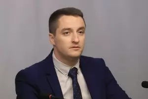 Изгоненият от ПГ на БСП Явор Божанков ще е водач на листа на ПП-ДБ
