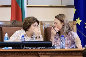 Политиката се оказа доста сложна игра може би аз все