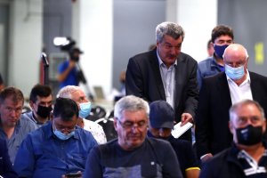 След днешното събрание Левски се отдалечава от обявяването в несъстоятелност