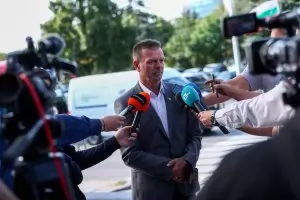 Стойчо Младенов ще търси кинжален удар в Чехия